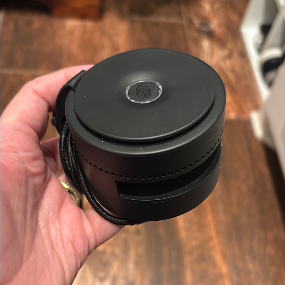 Black Pura car diffuser, like new